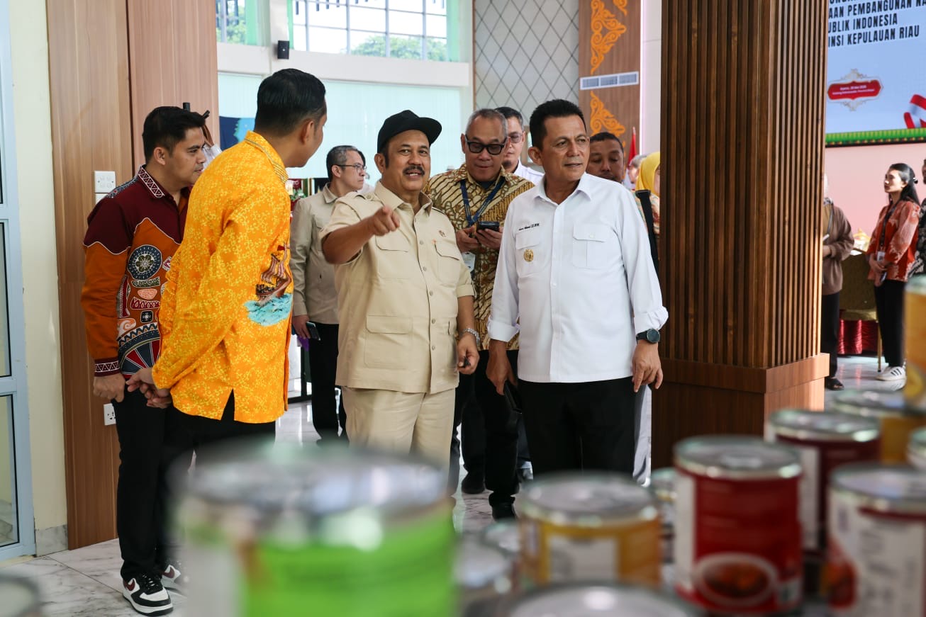 Menteri Bappenas Kagumi Potensi UMKM dan Budaya Kepri Saat Kunjungi Dekranasda dan Pulau Penyengat