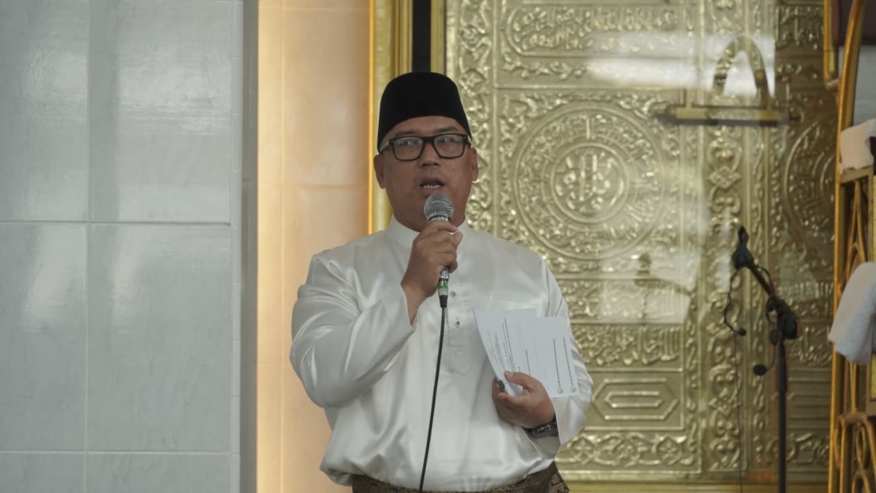 Wagub Nyanyang Salat Iduladha Bersama Masyarakat Lingga, Ajak Perkuat Nilai Pengorbanan dan Solidaritas