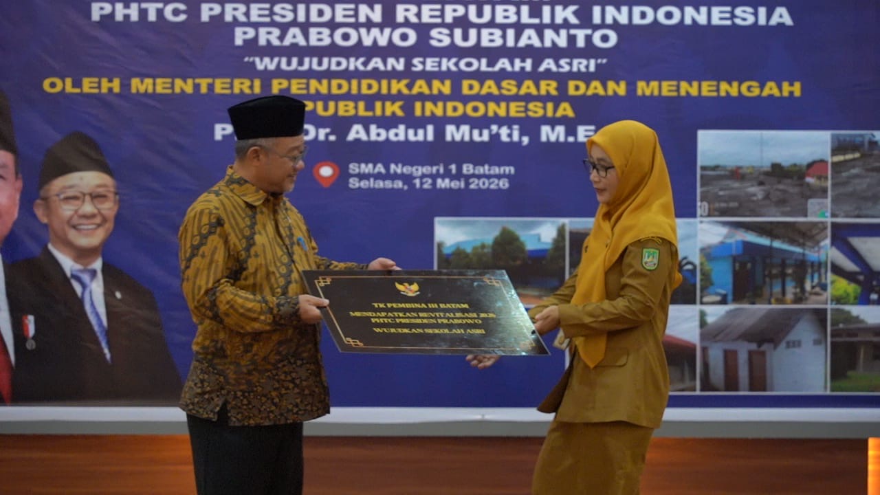 Menteri Pendidikan Serahkan Bantuan Revitalisasi Sekolah di Batam, Wagub Kepri Dorong Sekolah Aman dan Nyaman