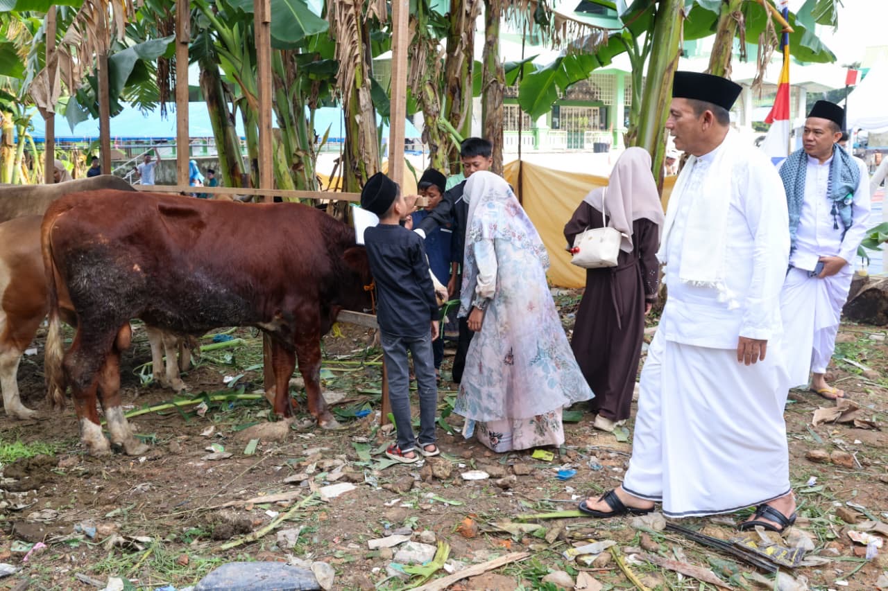 Gubernur Ansar Jadi Khatib Salat Iduladha 1447 H, Ajak Umat Muslim Ikhlas Berkurban Menuju Ketakwaan