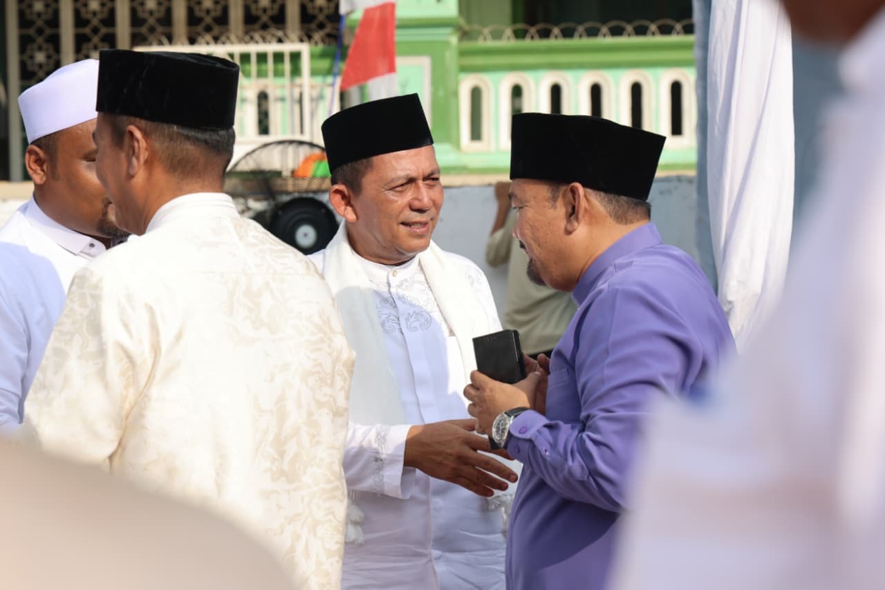 Gubernur Ansar Jadi Khatib Salat Iduladha 1447 H, Ajak Umat Muslim Ikhlas Berkurban Menuju Ketakwaan