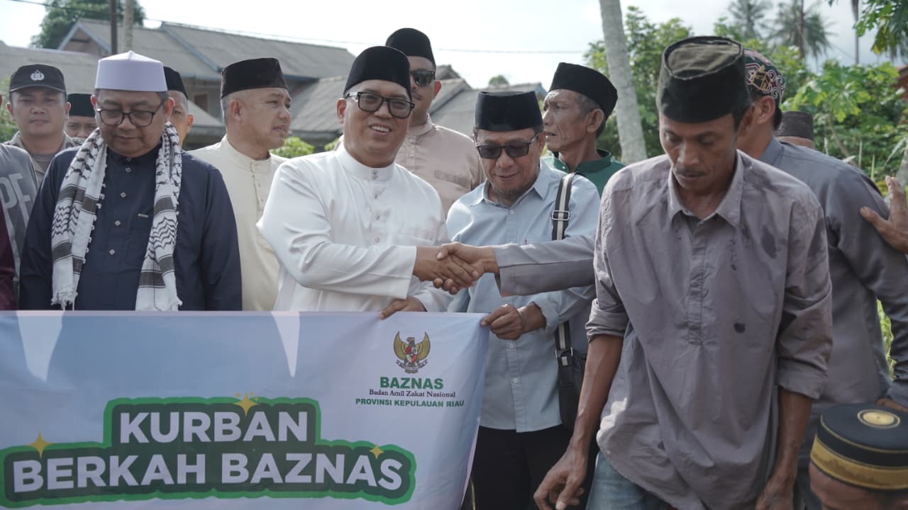 Wagub Nyanyang Salat Iduladha Bersama Masyarakat Lingga, Ajak Perkuat Nilai Pengorbanan dan Solidaritas