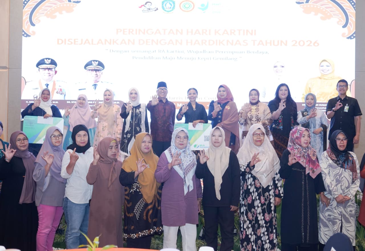 Peringati Hari Kartini dan Hardiknas, Wagub Nyanyang Tekankan Peran Strategis Perempuan