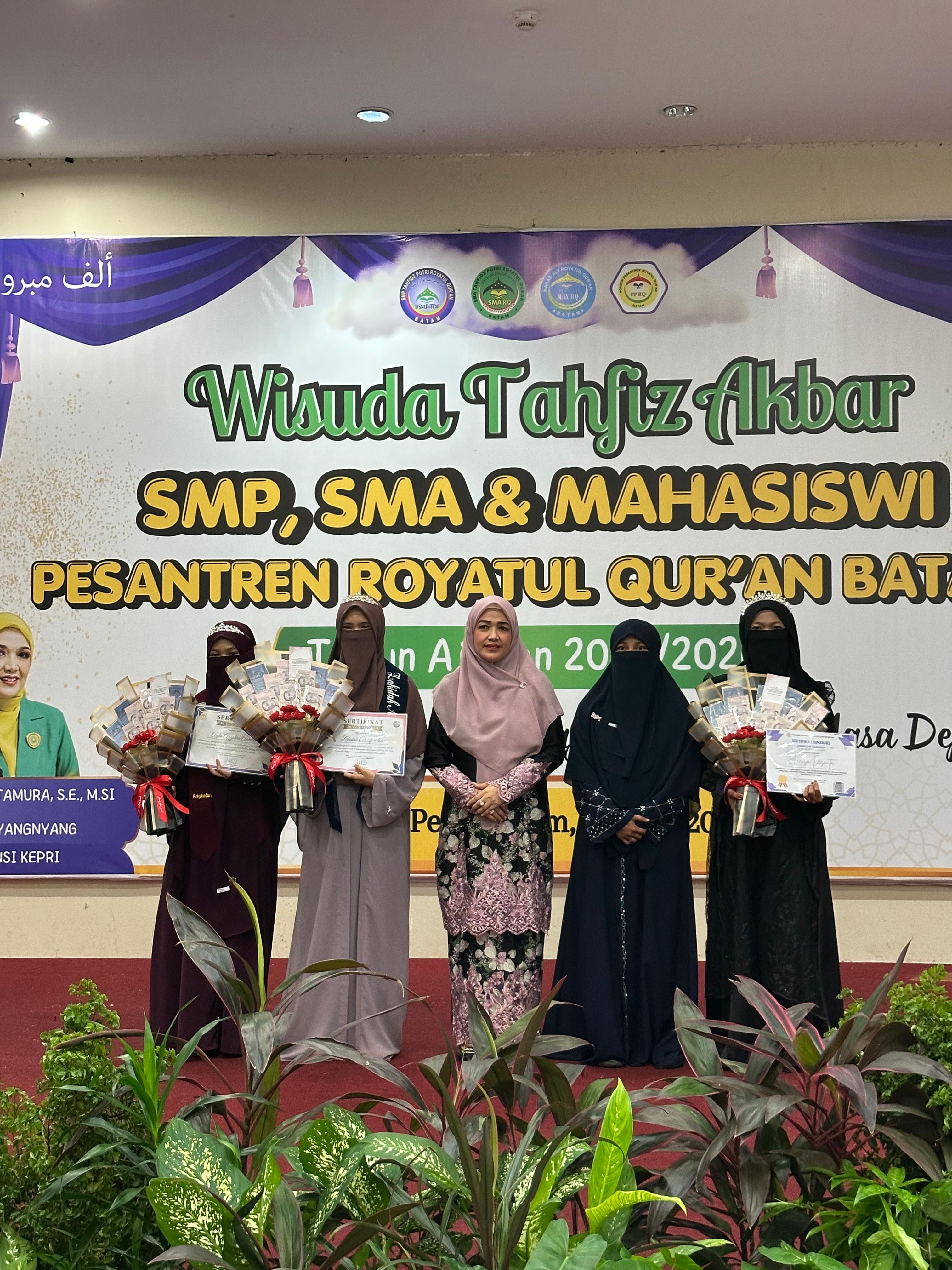 Ketua BKOW Kepri Hadiri Wisuda Tahfiz Akbar, Dorong Lahirnya Generasi Qurani Berdaya Saing