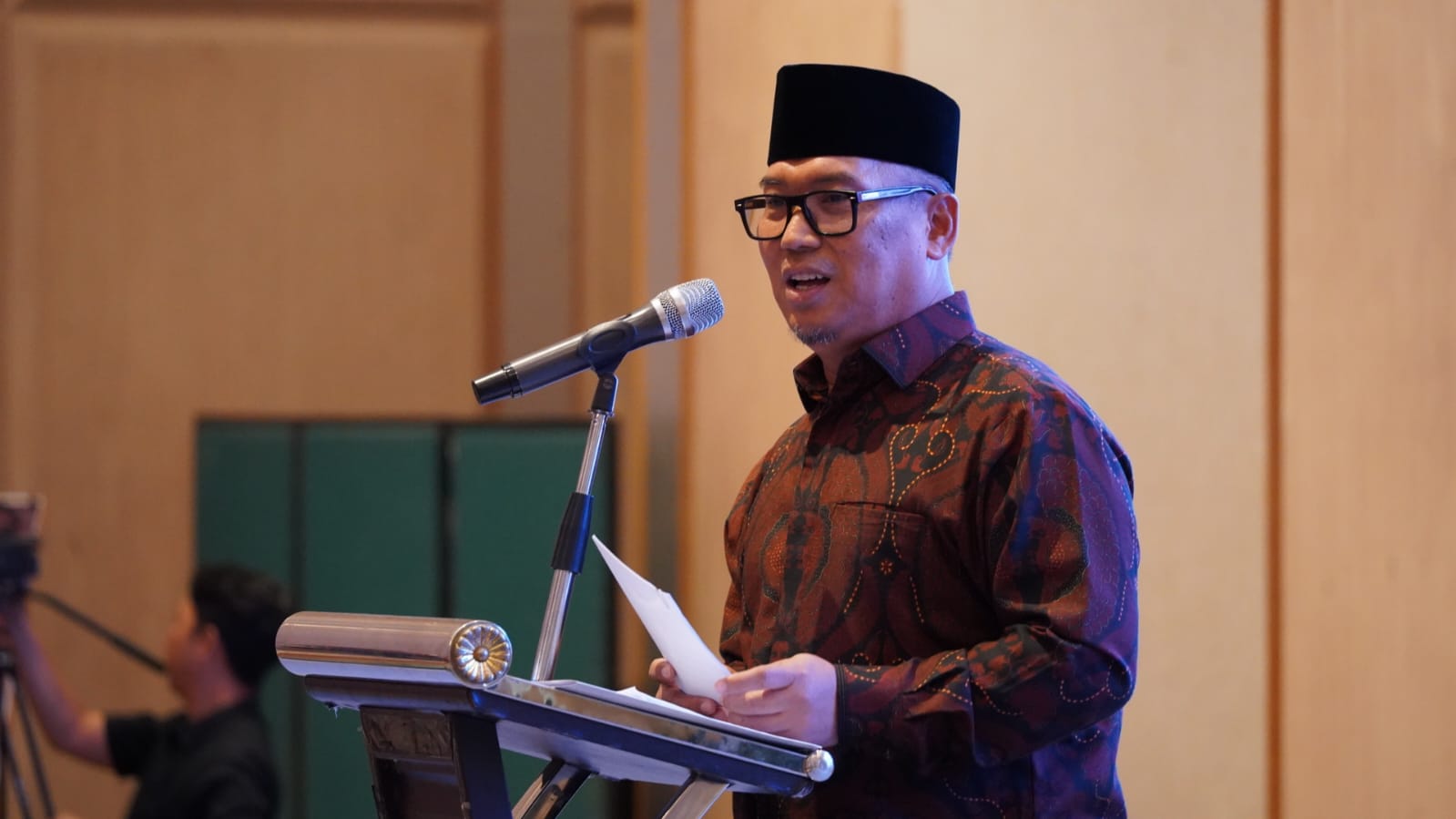 Peringati Hari Kartini dan Hardiknas, Wagub Nyanyang Tekankan Peran Strategis Perempuan
