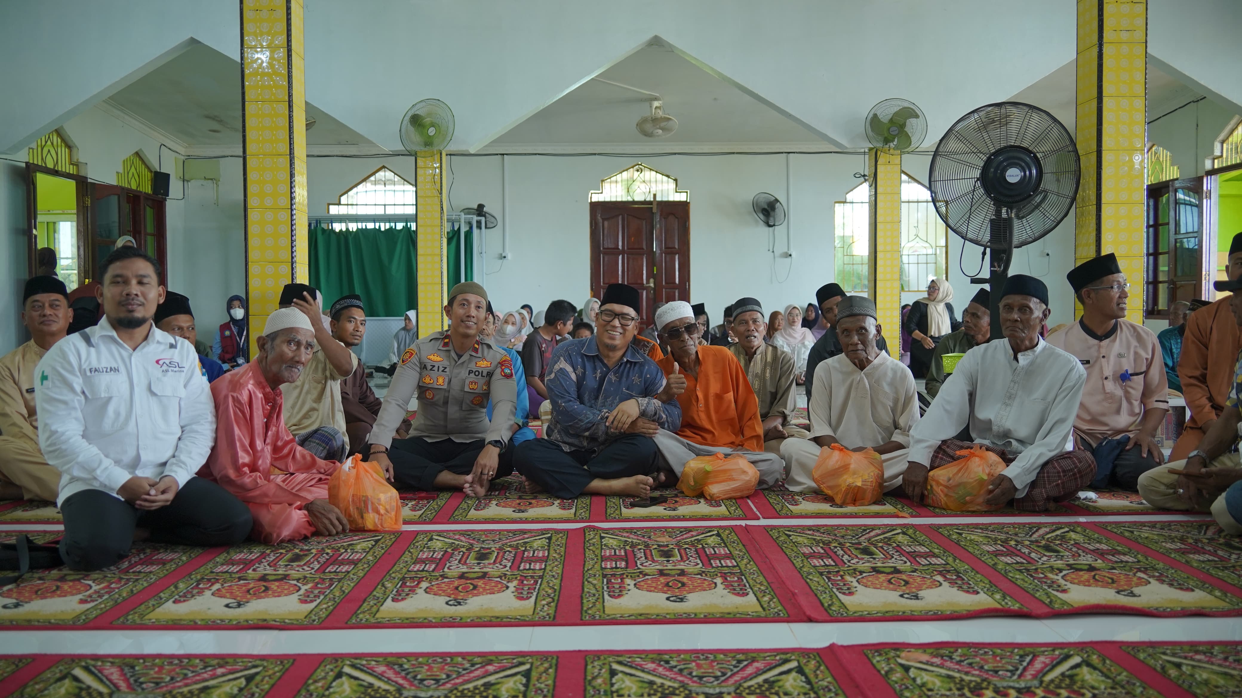 Wagub Nyanyang Hadiri Jumat Berkah di Bulang, Tekankan Semangat Gotong Royong dan Kerukunan