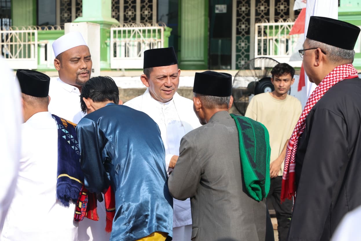 Gubernur Ansar Jadi Khatib Salat Iduladha 1447 H, Ajak Umat Muslim Ikhlas Berkurban Menuju Ketakwaan