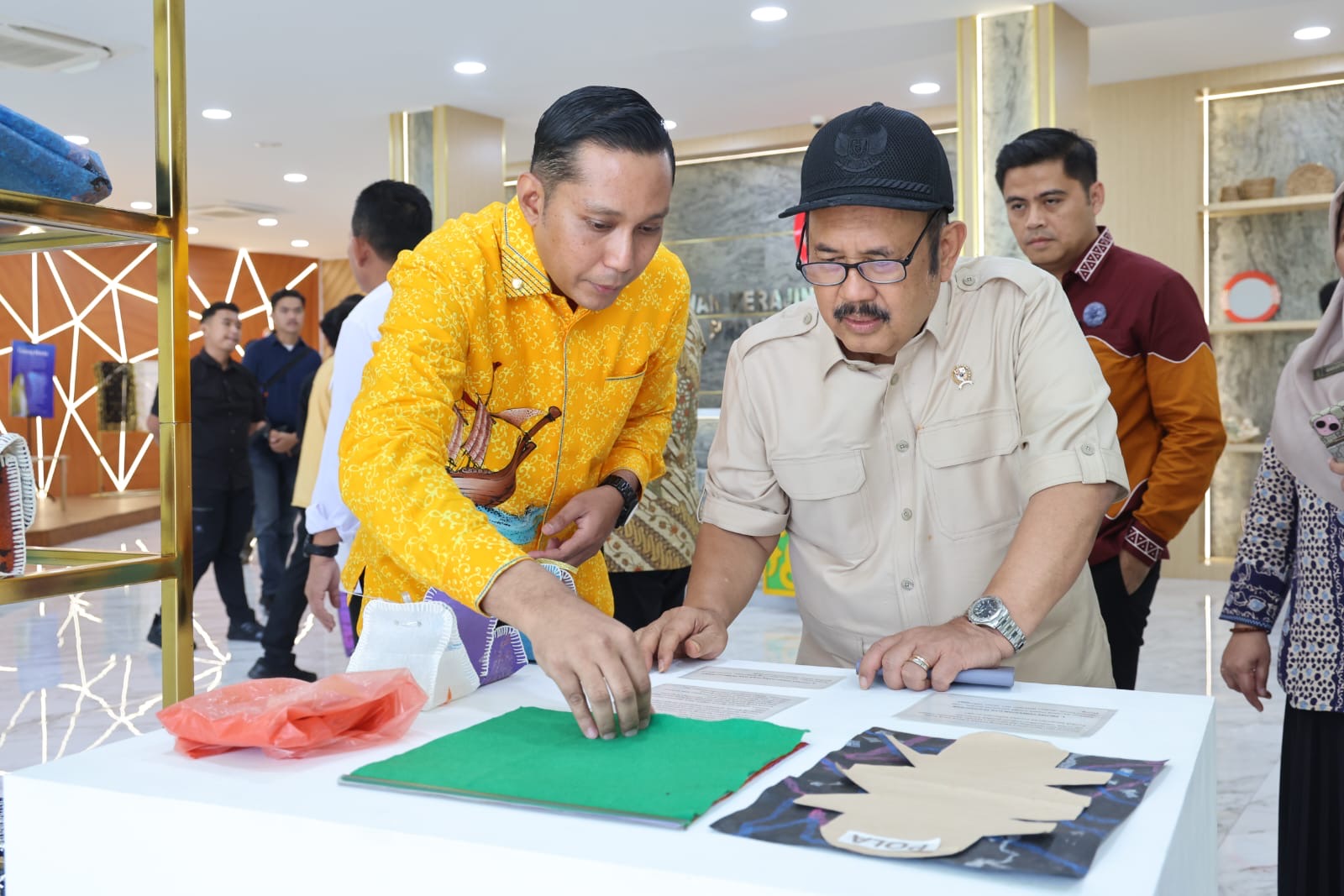 Menteri Bappenas Kagumi Potensi UMKM dan Budaya Kepri Saat Kunjungi Dekranasda dan Pulau Penyengat