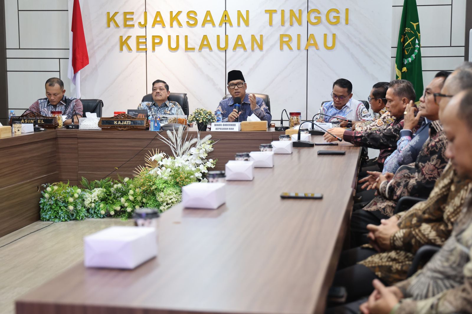 Wagub Nyanyang dan Abpednas Kepri Audiensi Bersama Kejati, Desa Harus Jadi Bagian Pembangunan yang Terintregasi