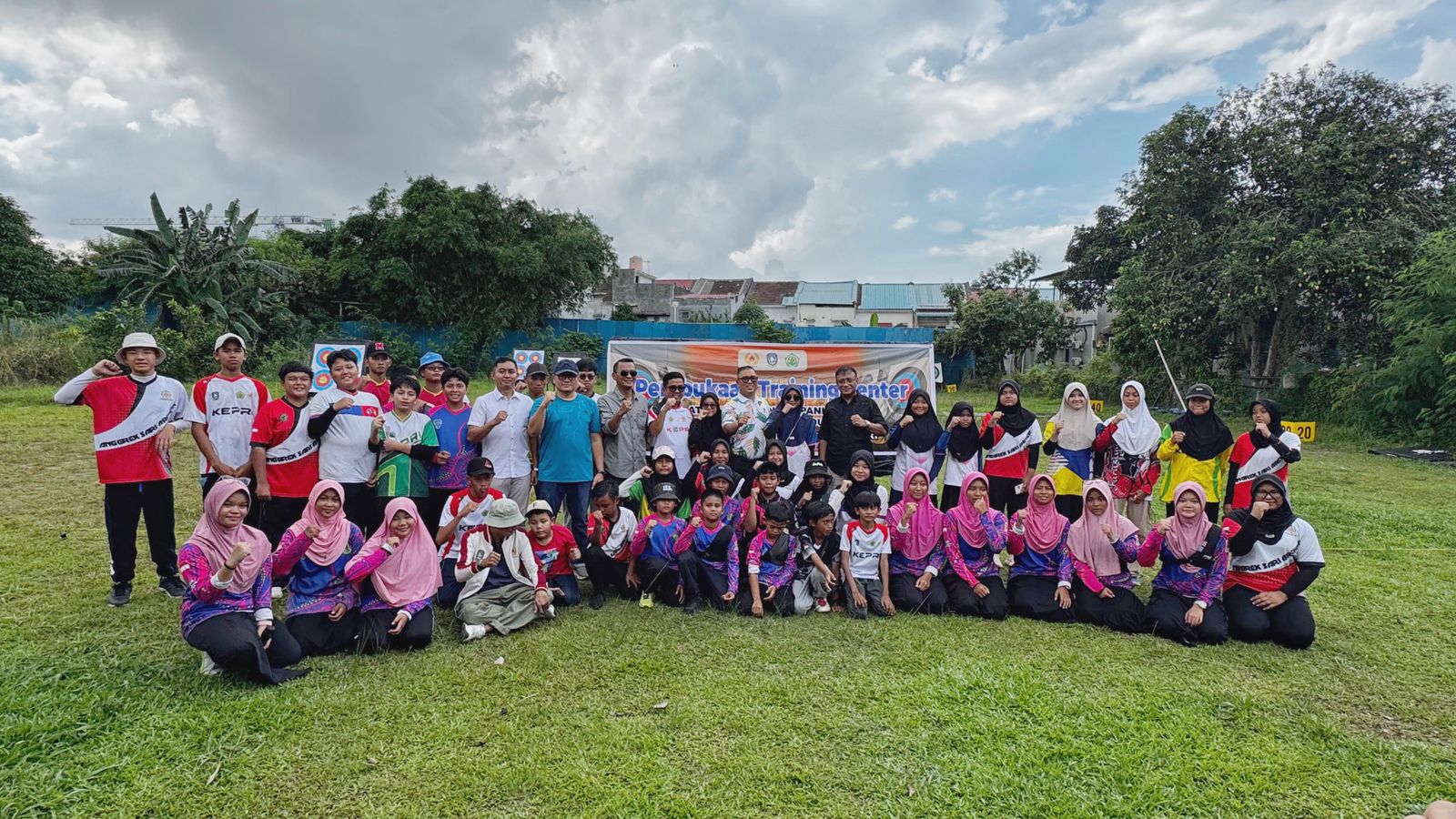 Wagub Nyanyang Buka Training Center Kejurnas Junior Panahan 2026 di Batam