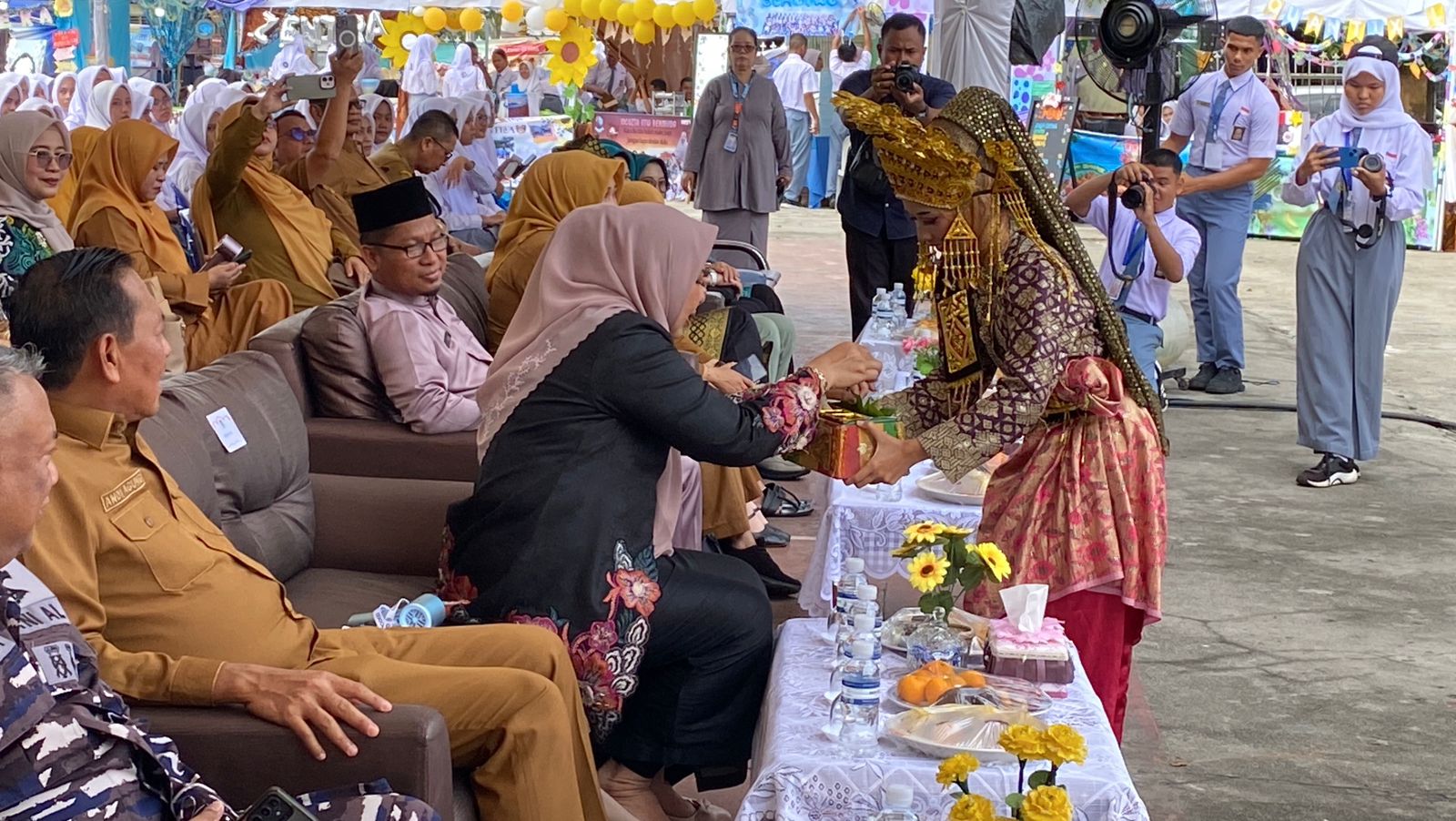 Dewi Ansar Buka GASSA 2026 SMAN 1 Binut, Ajang Pengembangan Kreativitas dan Talenta Pelajar