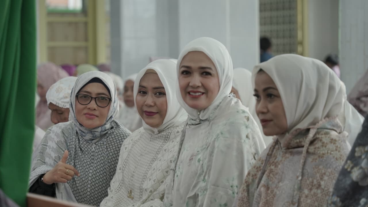 Wagub Nyanyang Salat Iduladha Bersama Masyarakat Lingga, Ajak Perkuat Nilai Pengorbanan dan Solidaritas