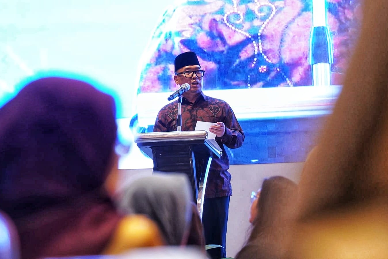 Peringati Hari Kartini dan Hardiknas, Wagub Nyanyang Tekankan Peran Strategis Perempuan