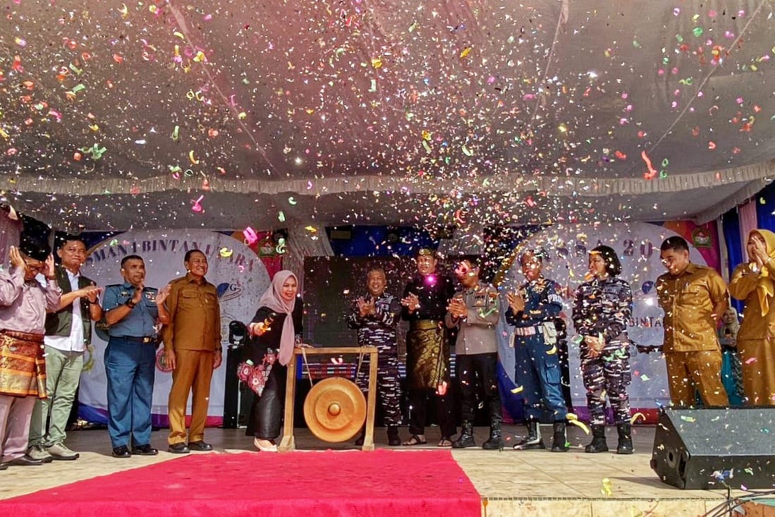 Dewi Ansar Buka GASSA 2026 SMAN 1 Binut, Ajang Pengembangan Kreativitas dan Talenta Pelajar