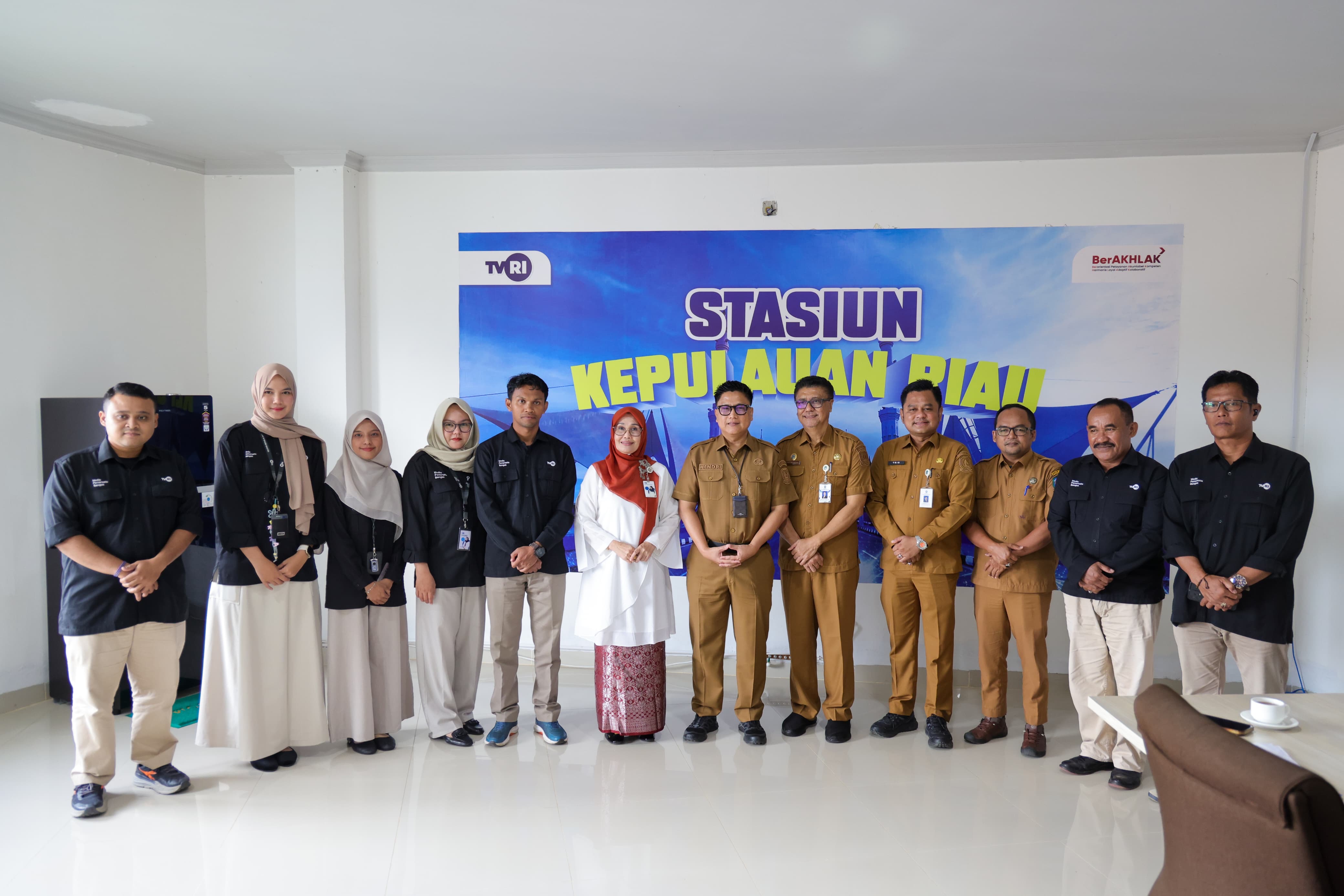 Diskominfo Kepri dan TVRI Perkuat Sinergi Informasi Publik Lewat Penandatanganan MoU
