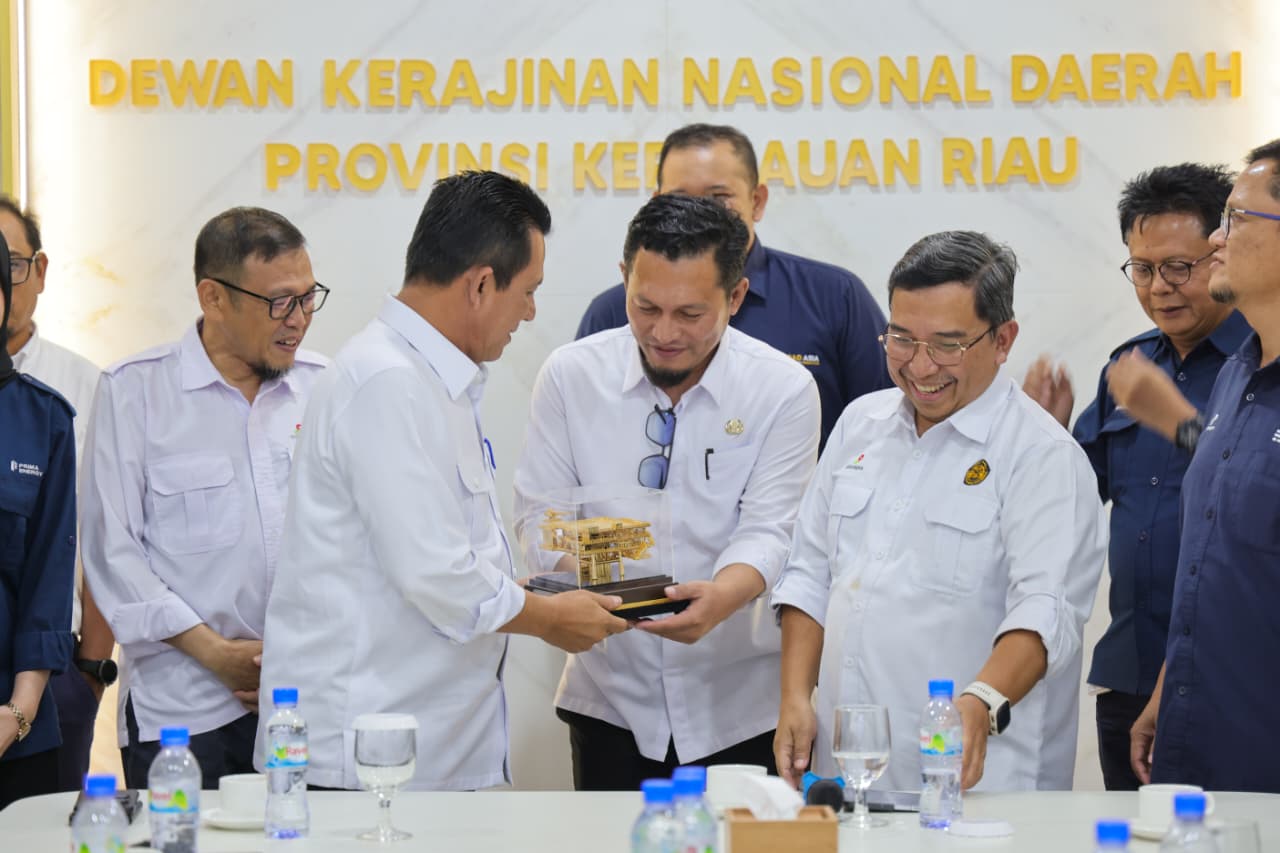 Pemerintah Provinsi Kepulauan Riau terus berkomitmen menjaga iklim investasi sektor minyak dan gas bumi (Migas) tetap kondusif