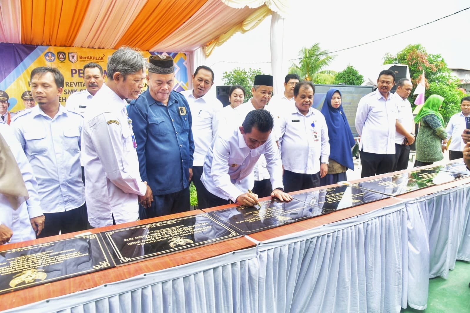 Revitalisasi SMK/SMA di Batam Diresmikan, Gubernur Ansar Dorong Generasi Kepri Kuasai Era Teknologi