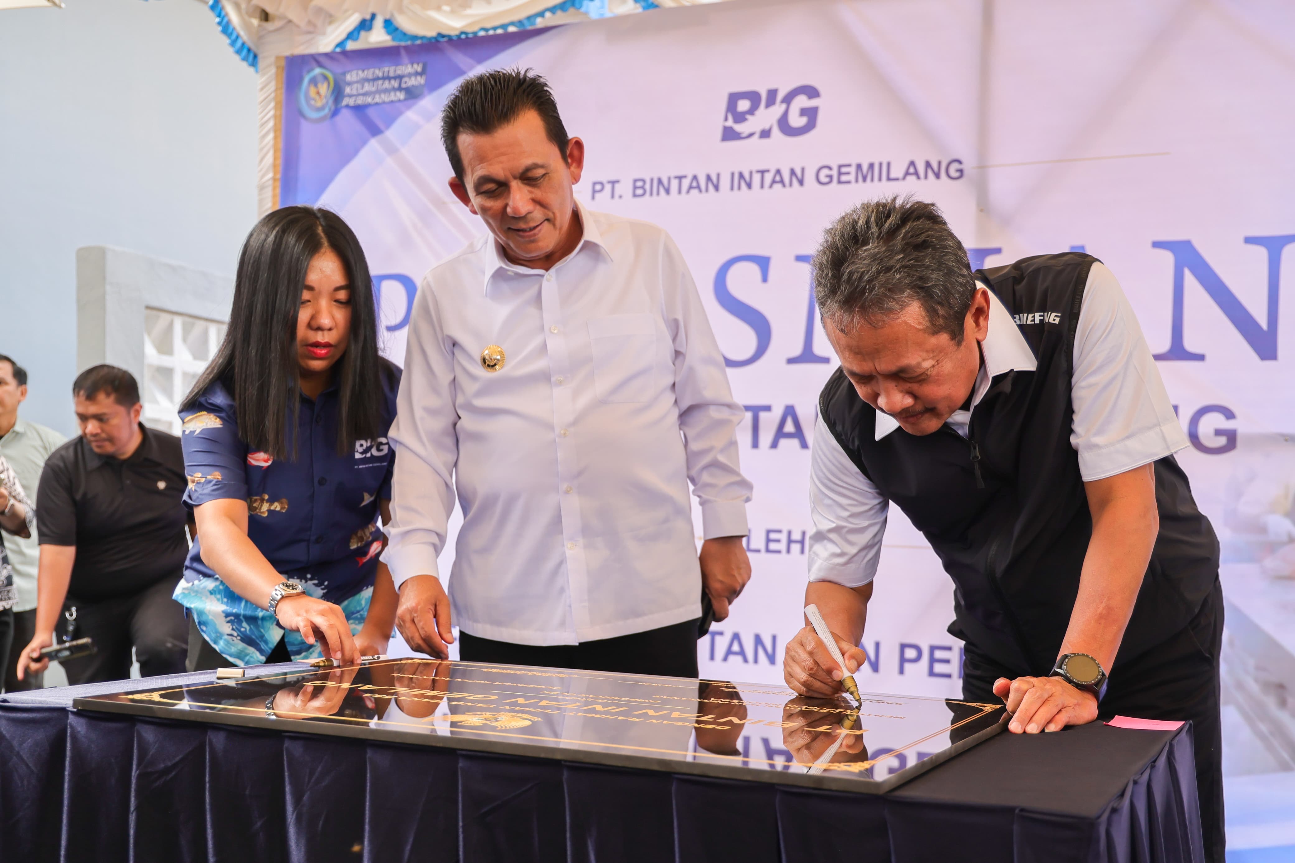 Menteri KKP dan Gubernur Ansar Resmikan Pabrik Pengolahan Ikan PT BIG, Dorong Hilirisasi Perikanan Kepri