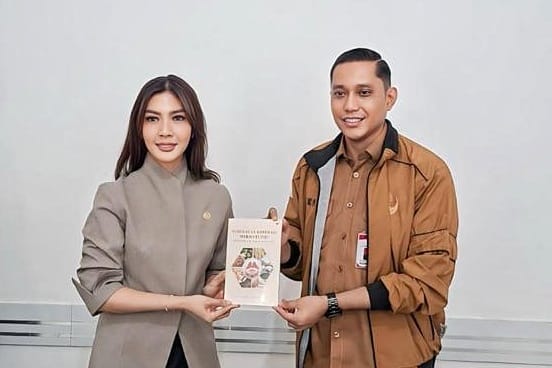 Dinas Koperasi Kepri Bekerja Sama dengan Senator Dwi Ajeng Sekar, 400 Pelaku UMKM Dilatih Kemampuan AI