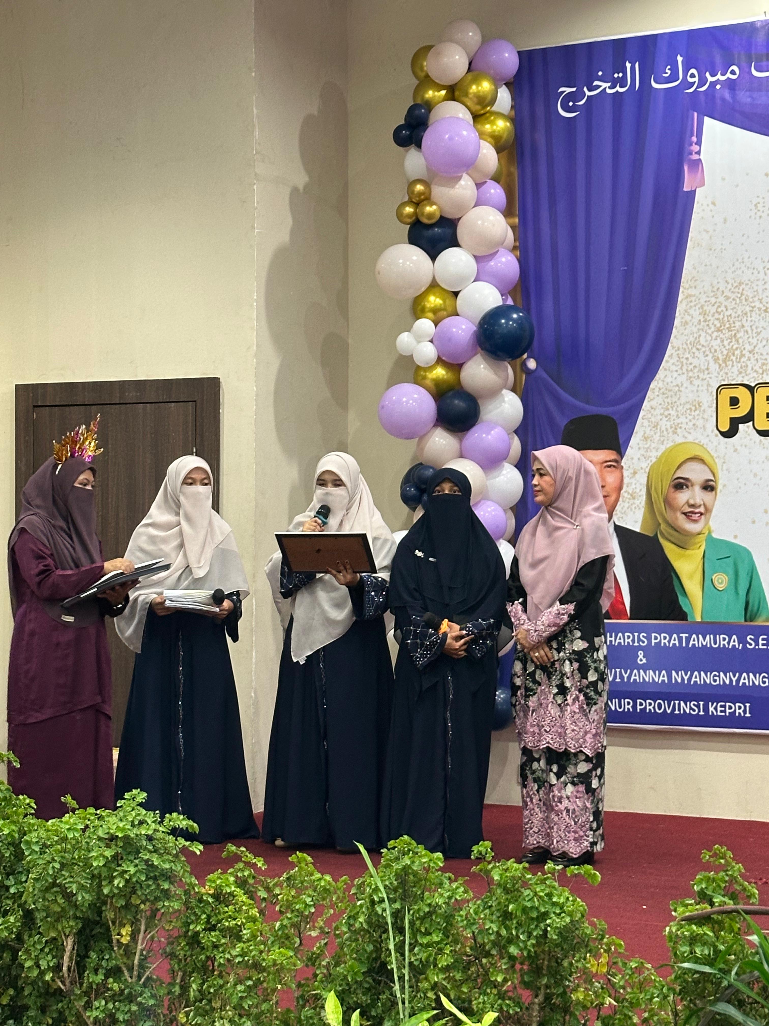 Ketua BKOW Kepri Hadiri Wisuda Tahfiz Akbar, Dorong Lahirnya Generasi Qurani Berdaya Saing