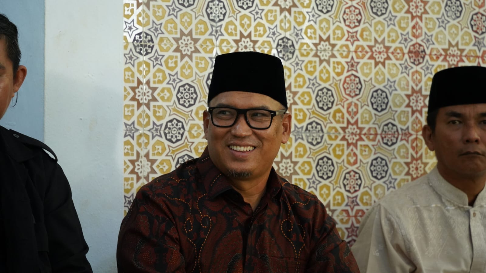 Wagub Nyanyang Ajak Masyarakat Kawal Program Presiden Saat Safari Jumat di Teluk Kangkung
