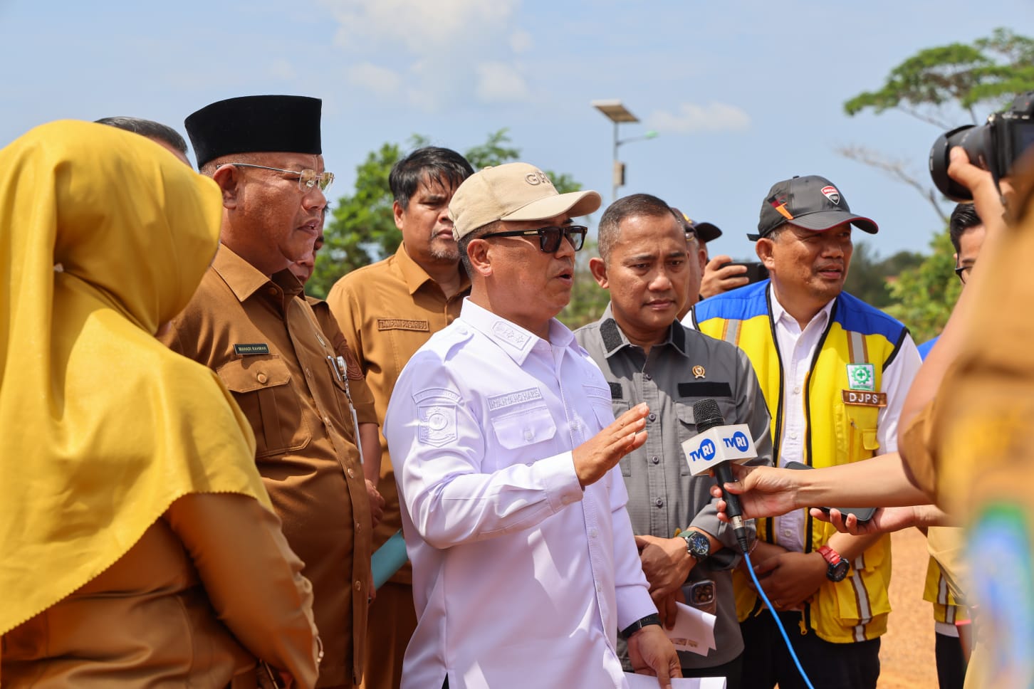 Wagub Kepri dan Kepala BNPT RI Tinjau Calon Lokasi Sekolah Rakyat di Dompak