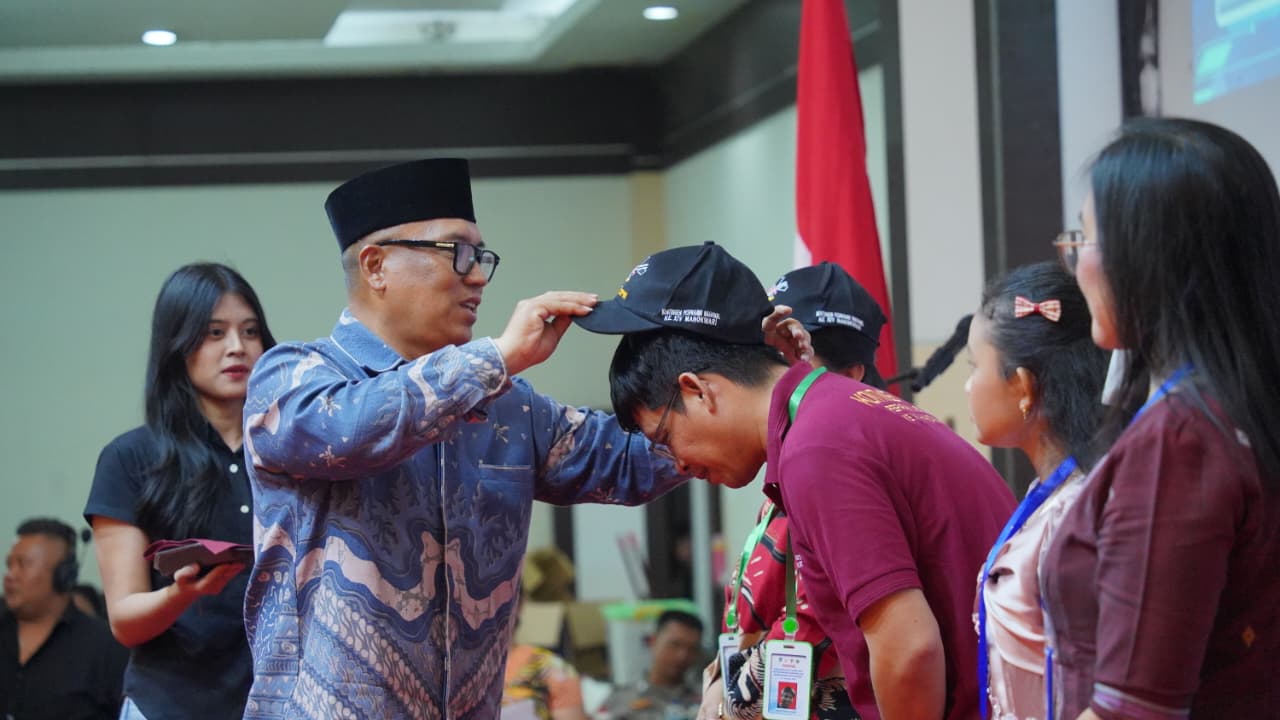 Wagub Nyanyang Lepas Kontingen Pesparawi Kepri ke Ajang Nasional di Manokwari