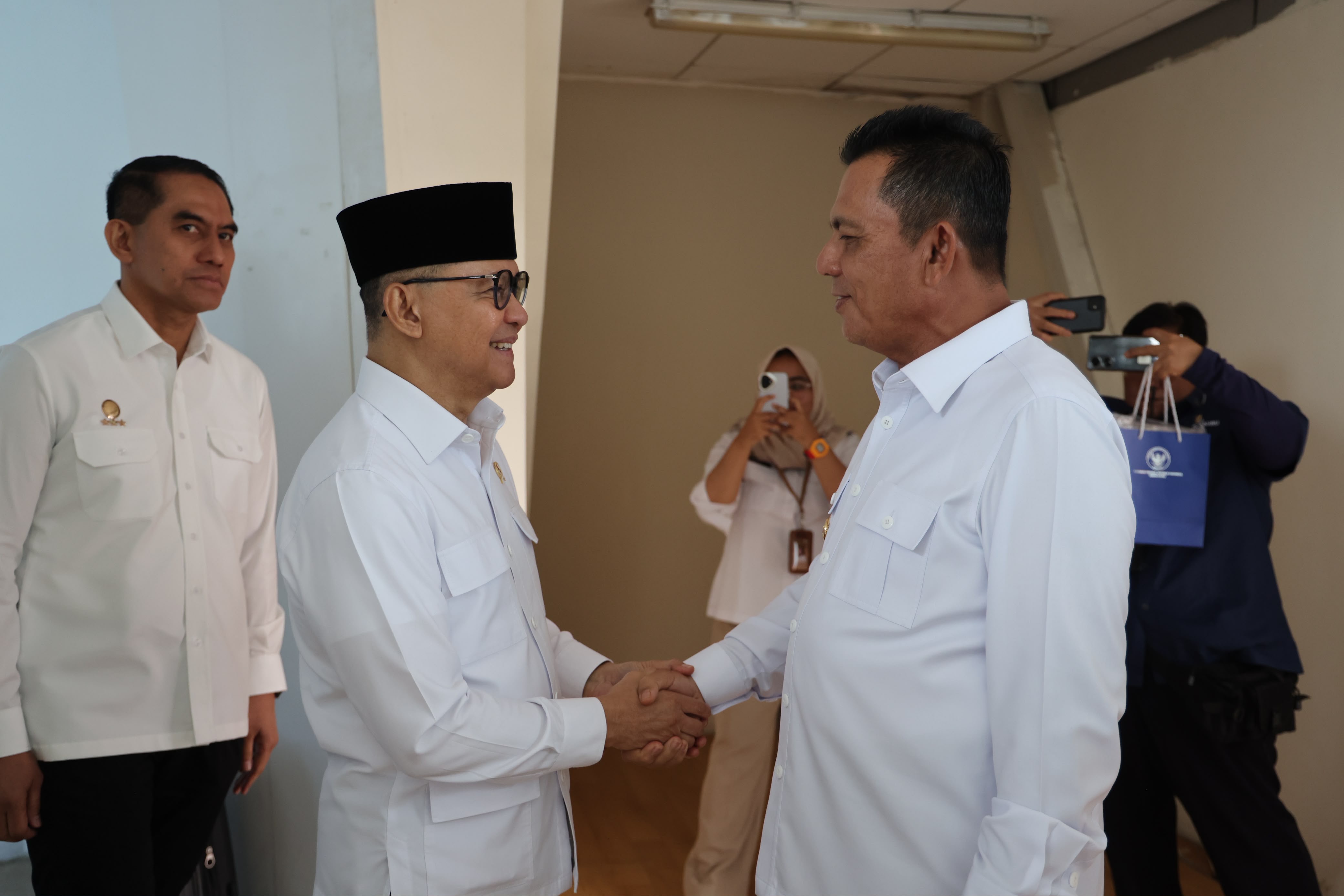 Menteri P2MI Tinjau BP3MI Kepri, Tekankan Pelayanan Prima dan Humanis bagi Pekerja Migran