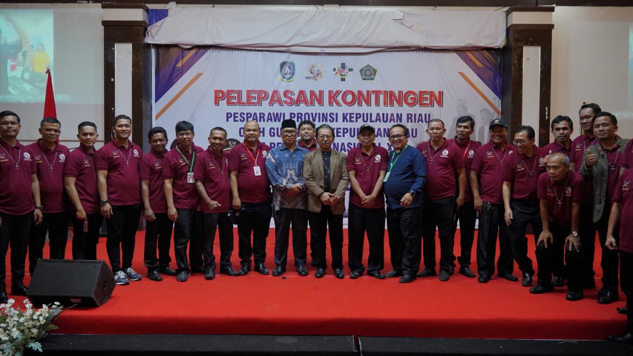 Wagub Nyanyang Lepas Kontingen Pesparawi Kepri ke Ajang Nasional di Manokwari