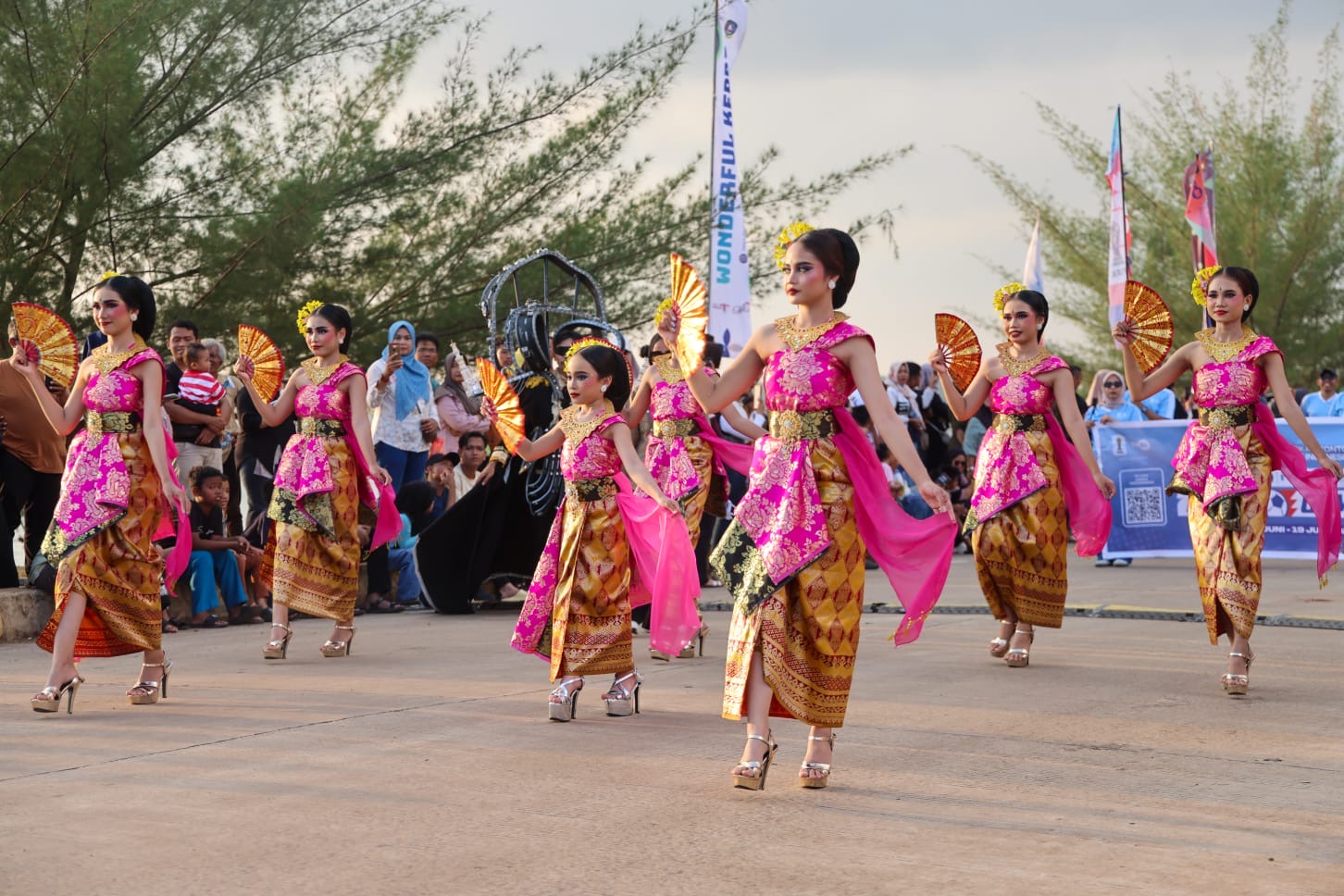 Parade Seni dan Budaya Nusantara Meriahkan Kemilau Nusantara Kepri 2026