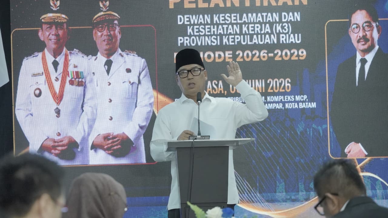Wagub Nyanyang Kukuhkan Dewan K3 Provinsi Kepri, Dorong Budaya Keselamatan Kerja di Sektor Industri Berisiko Tinggi