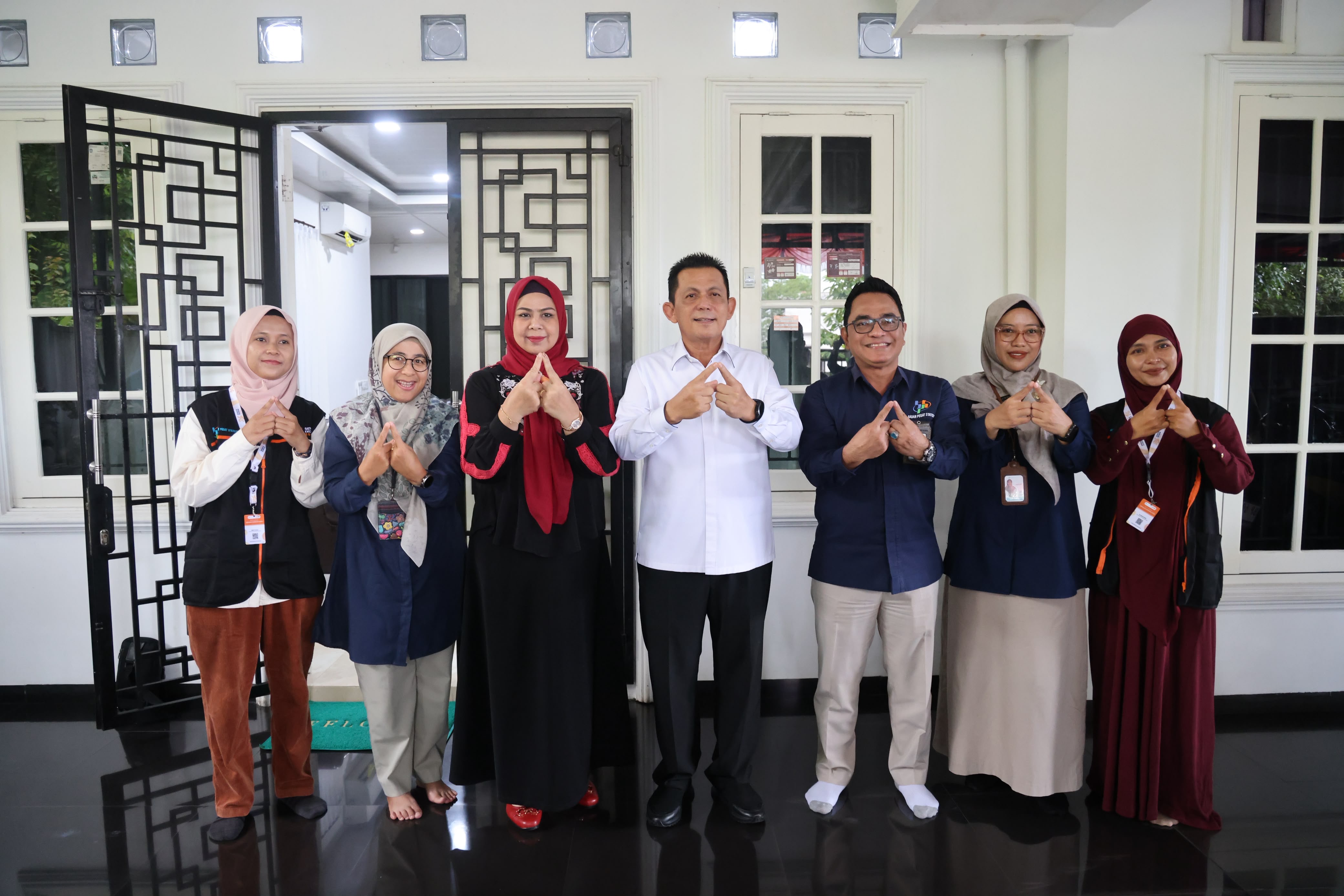 Gubernur Ansar Jadi Responden Perdana Sensus Ekonomi 2026, Ajak Masyarakat Kepri Berikan Data yang Akurat