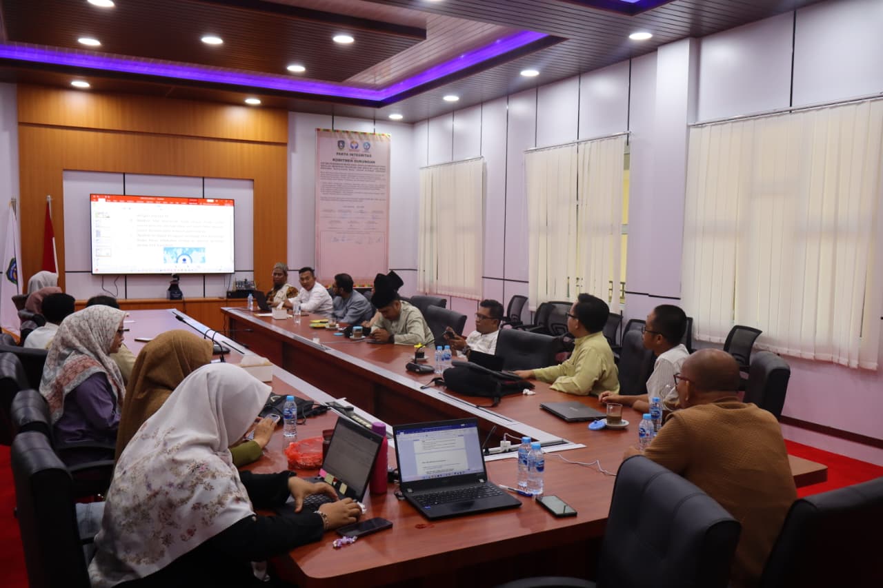 DISDIK KEPRI MATANGKAN PERSIAPAN SPMB 2026, TIM TEKNIS DAN HELPDESK PERDALAM VERIFIKASI DOKUMEN
