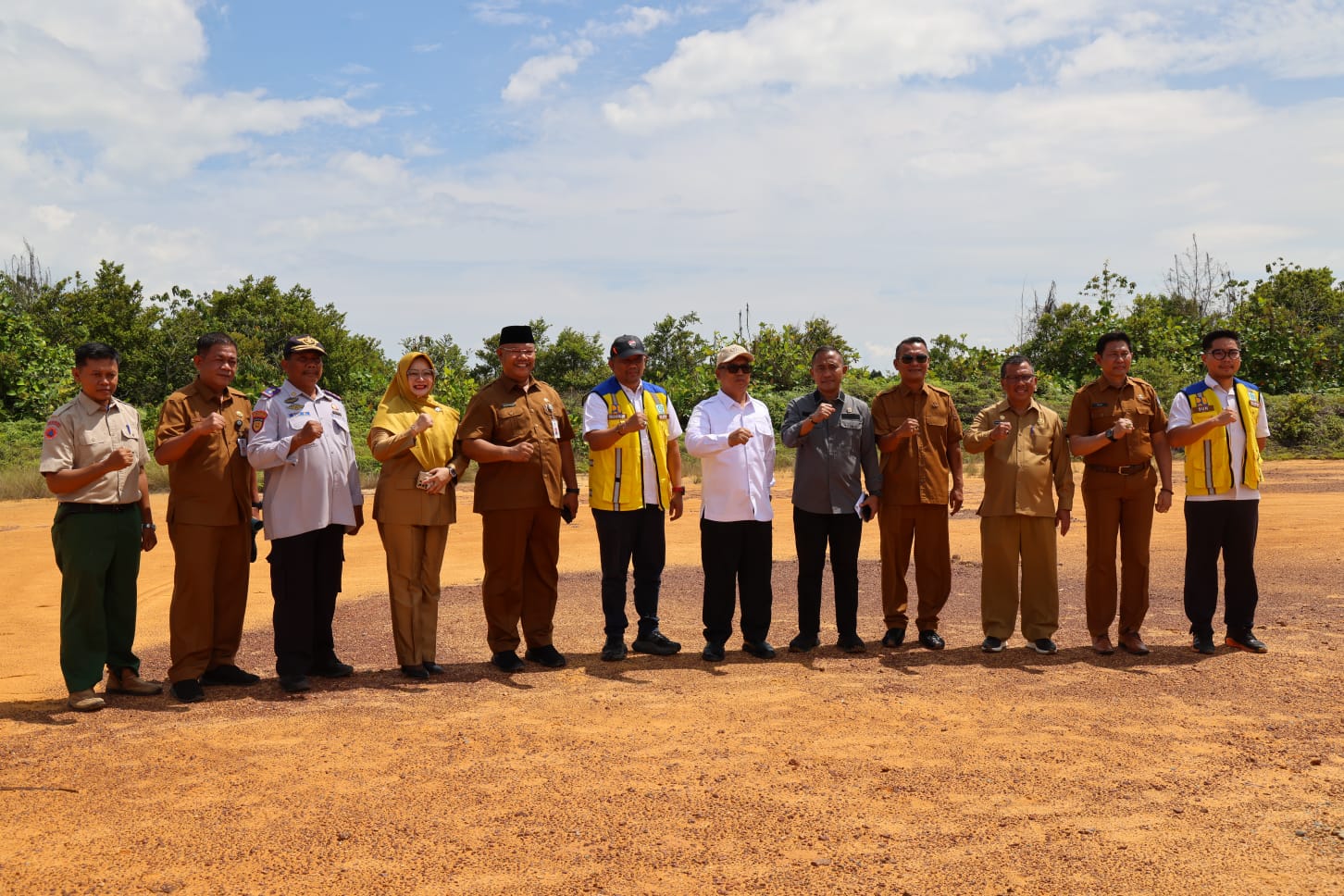 Wagub Kepri dan Kepala BNPT RI Tinjau Calon Lokasi Sekolah Rakyat di Dompak
