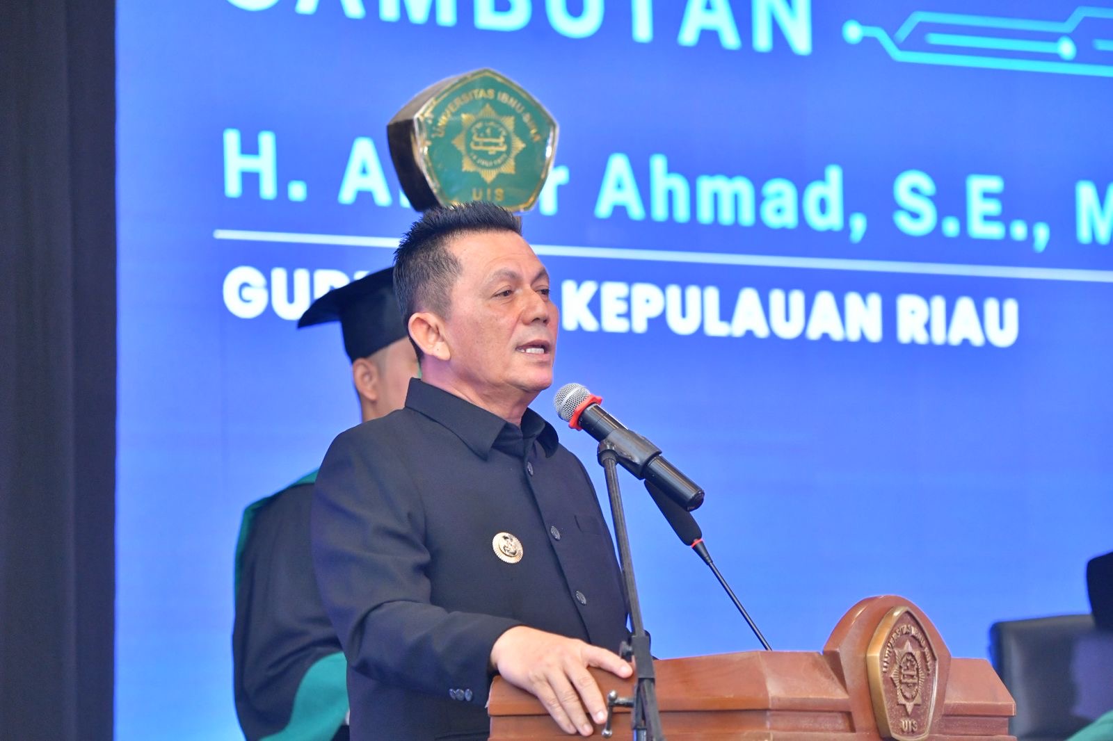 Gubernur Ansar Hadiri Wisuda XIV UIS, Dorong Lulusan Kuasai Teknologi dan Jadi SDM Unggul