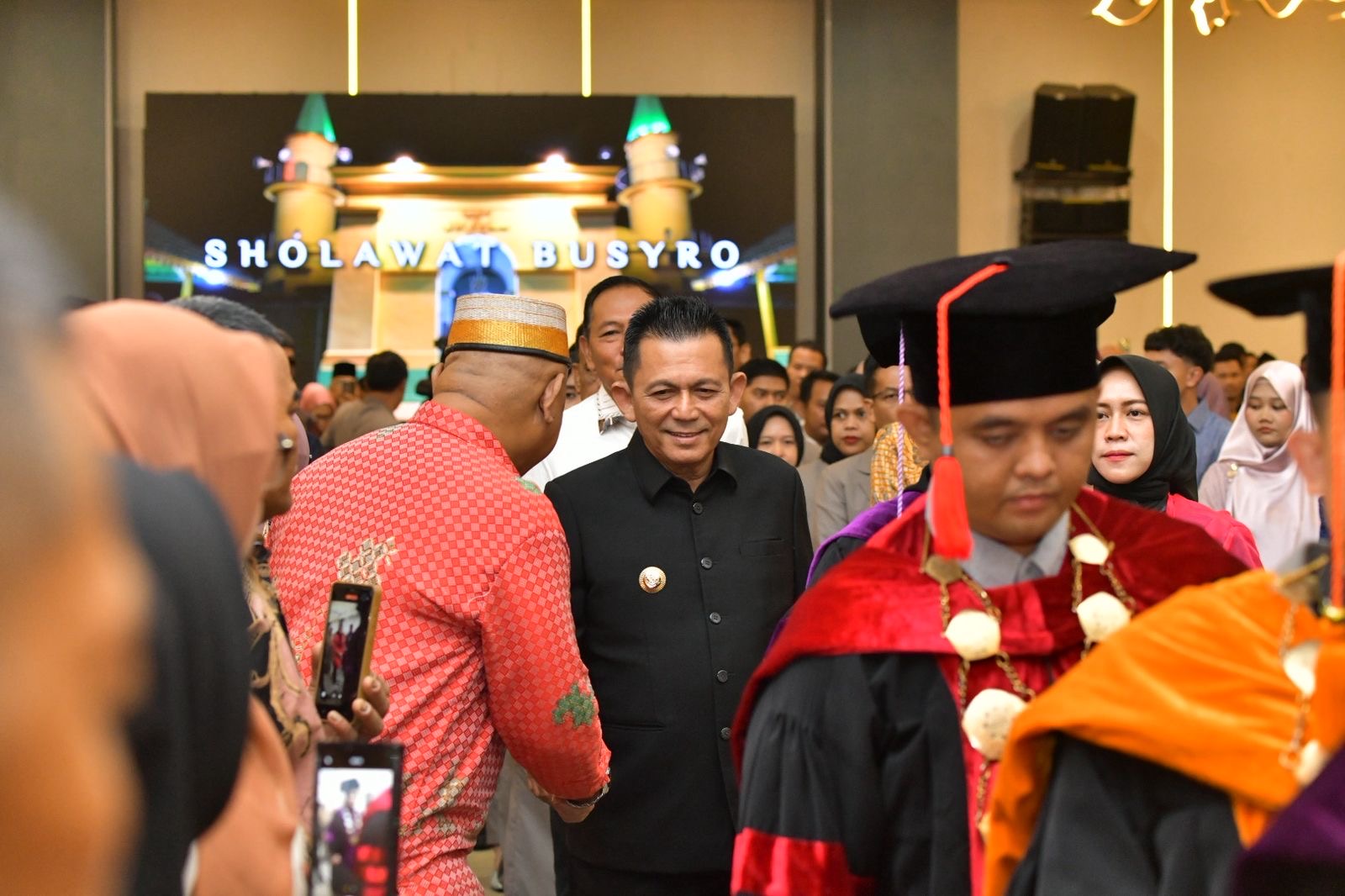 Gubernur Ansar Hadiri Wisuda XIV UIS, Dorong Lulusan Kuasai Teknologi dan Jadi SDM Unggul