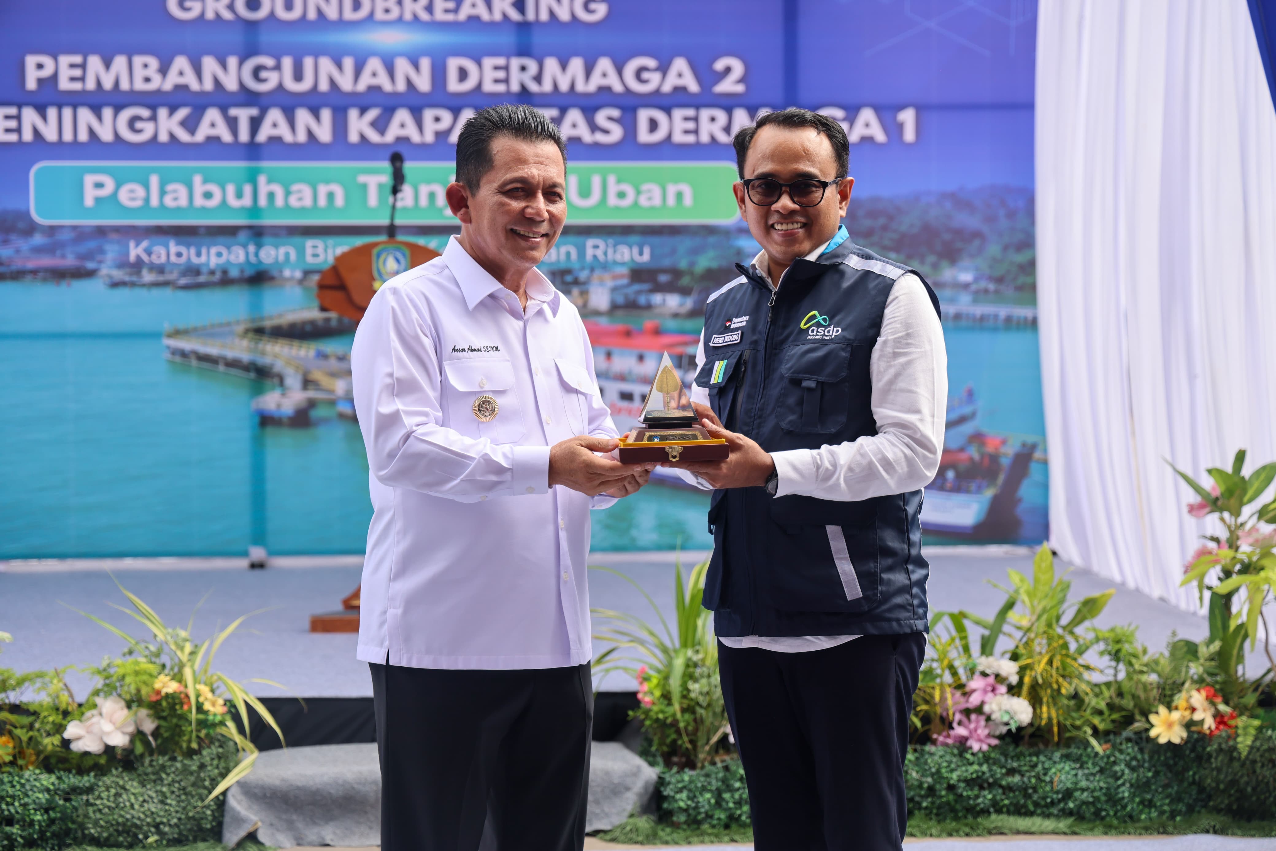 Perkuat Konektivitas, Pembangunan Dermaga II Tanjung Uban Resmi Dimulai