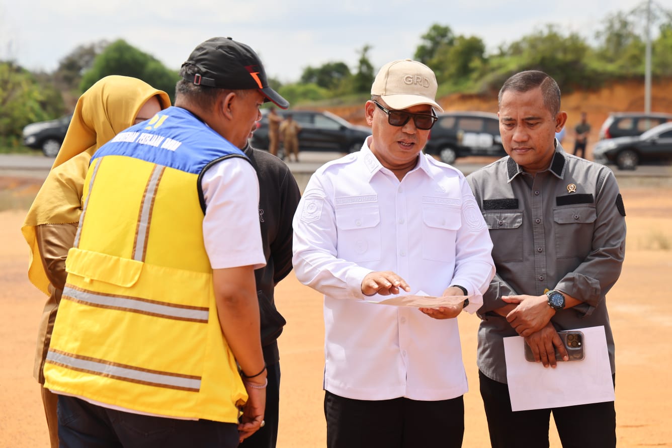 Wagub Kepri dan Kepala BNPT RI Tinjau Calon Lokasi Sekolah Rakyat di Dompak