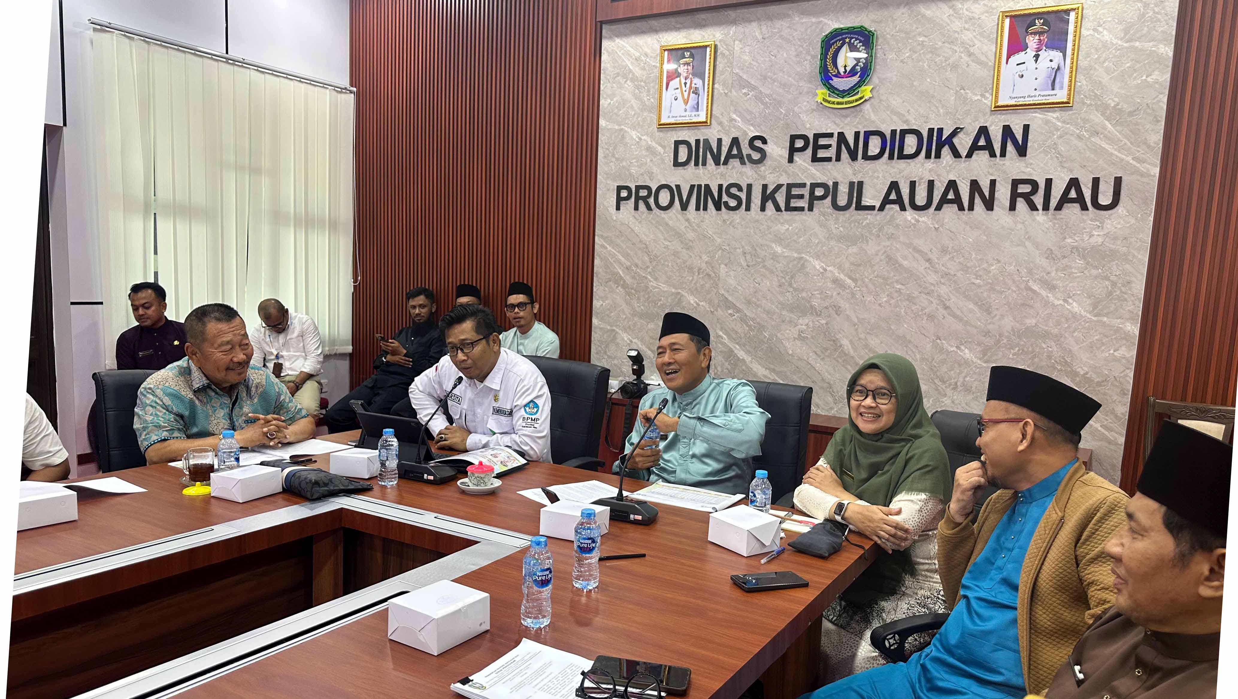 Disdik Kepri Gelar Rapat Pleno Penetapan Hasil SPMB 2026/2027