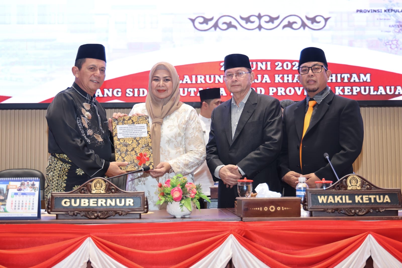 Gubernur Ansar Sampaikan Ranperda Pertanggungjawaban APBD 2025, Tegaskan Komitmen Transparansi dan Akuntabilitas