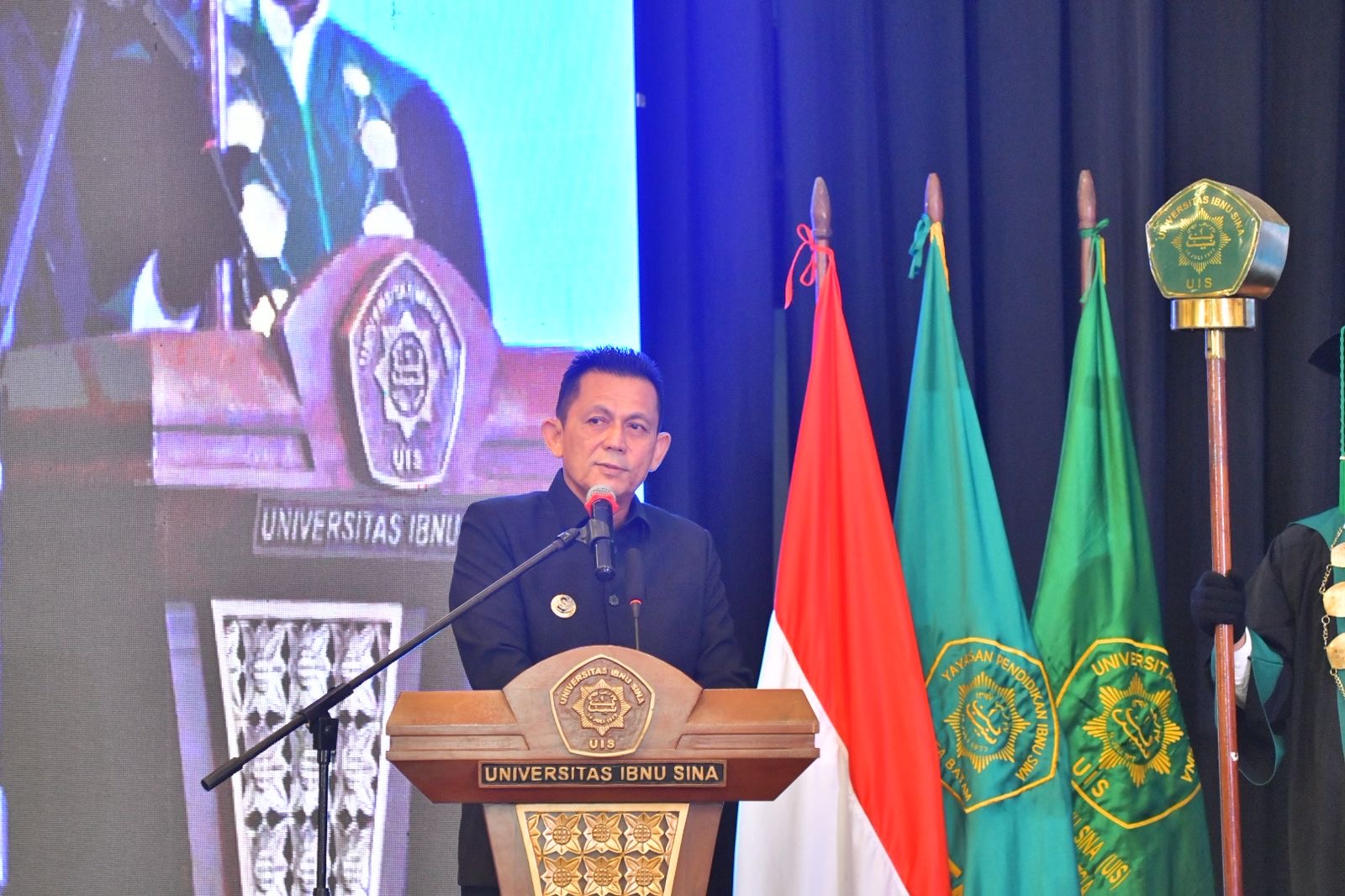 Gubernur Ansar Hadiri Wisuda XIV UIS, Dorong Lulusan Kuasai Teknologi dan Jadi SDM Unggul