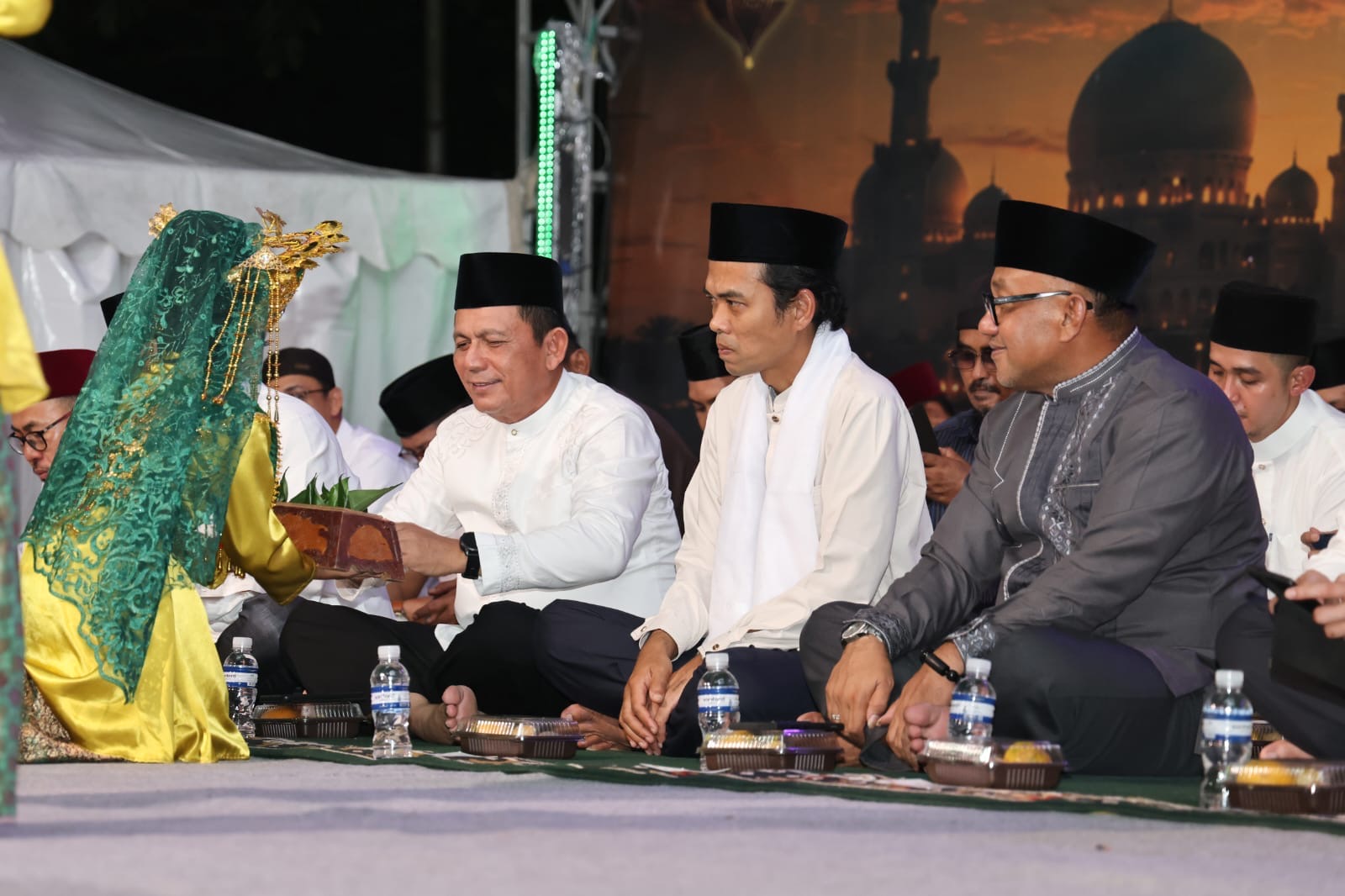 Gubernur Ansar Ajak Masyarakat Jadikan Tahun Baru Hijriah Momentum Muhasabah di Tanjungpinang Bermunajat 2026