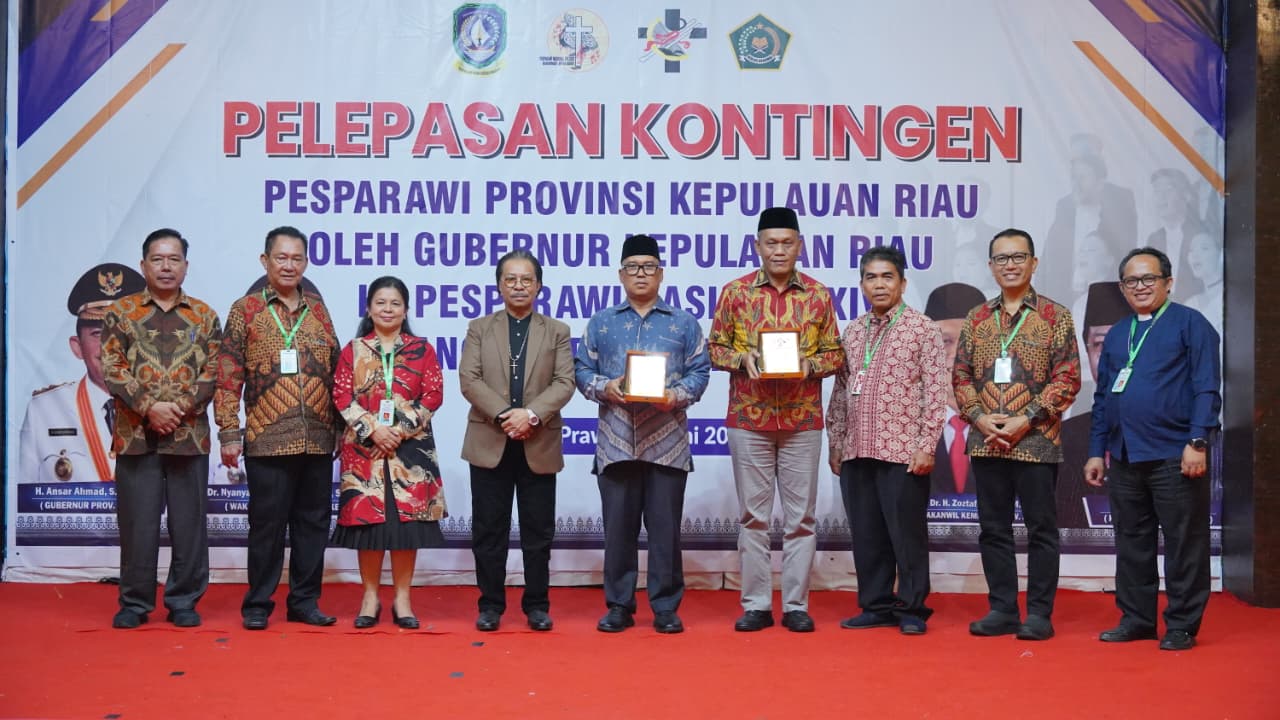 Wagub Nyanyang Lepas Kontingen Pesparawi Kepri ke Ajang Nasional di Manokwari