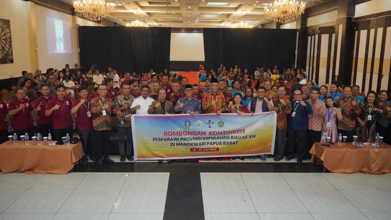 Wagub Nyanyang Lepas Kontingen Pesparawi Kepri ke Ajang Nasional di Manokwari