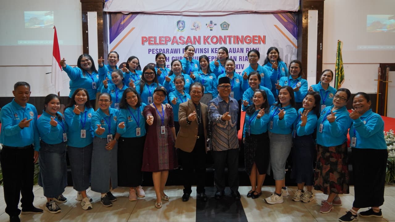 Wagub Nyanyang Lepas Kontingen Pesparawi Kepri ke Ajang Nasional di Manokwari