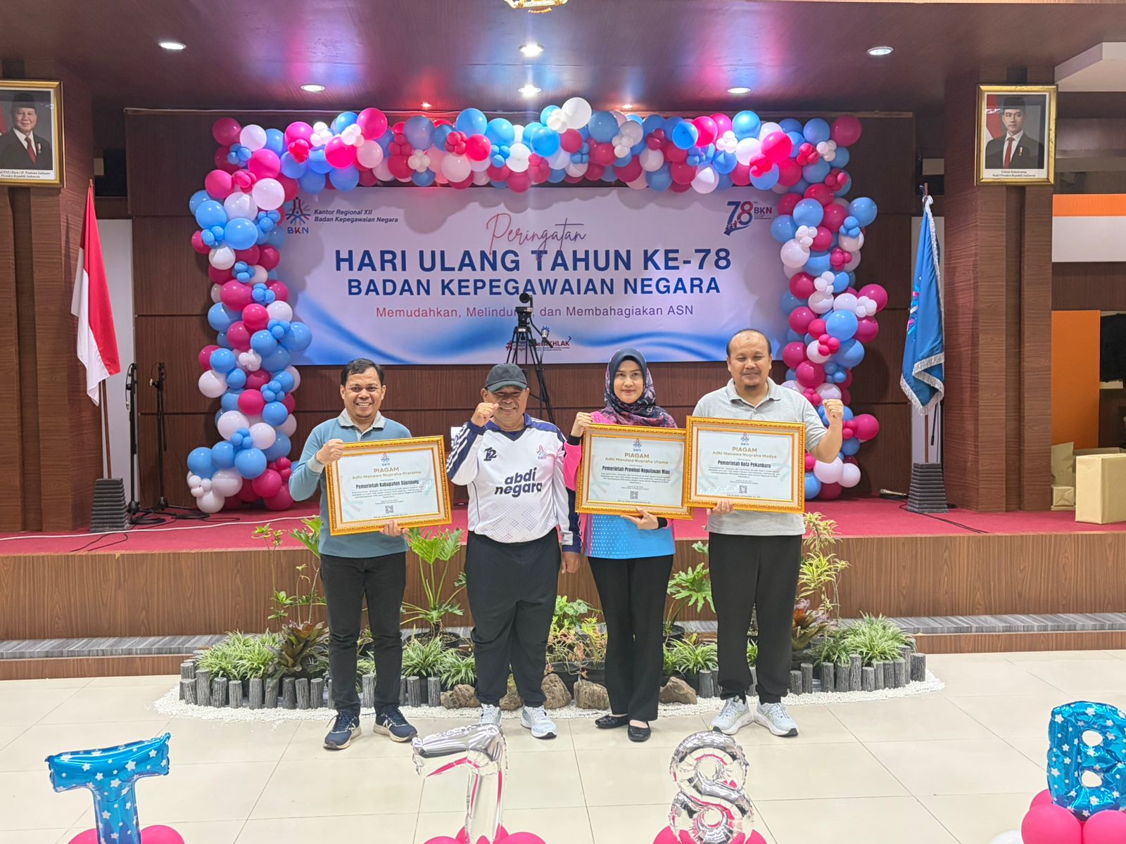 PEMPROV KEPRI RAIH PENGHARGAAN ADHI MANAWA NUGRAHA UTAMA PADA HUT KE-78 BKN