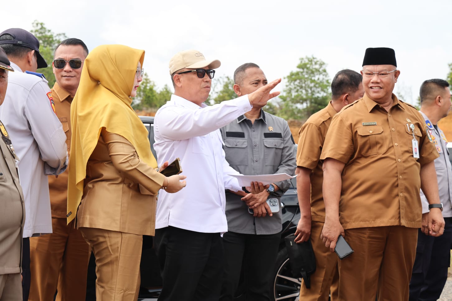 Wagub Kepri dan Kepala BNPT RI Tinjau Calon Lokasi Sekolah Rakyat di Dompak