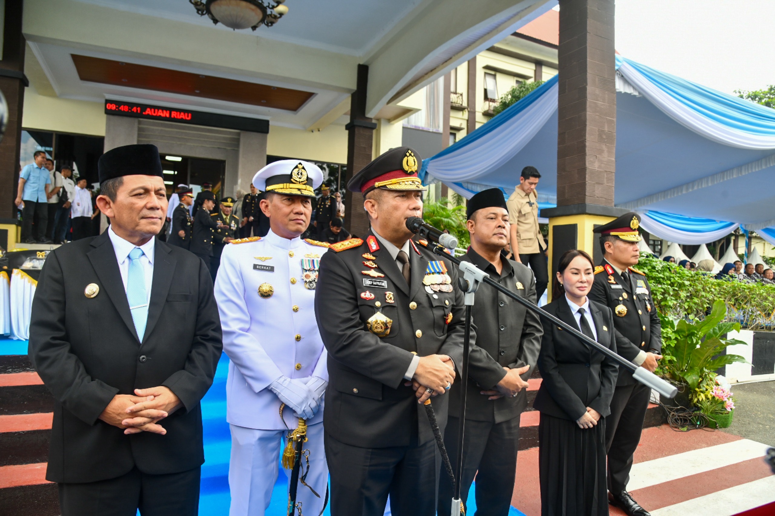 Gubernur Ansar Hadiri Rangkaian Syukuran Hari Bayangkara Ke-80 di Mapolda Kepri