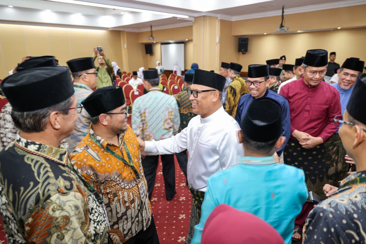 Wagub Nyanyang Lantik Dewan Hakim MTQ XII Kepri, Tekankan Objektivitas, Keadilan, dan Profesionalisme