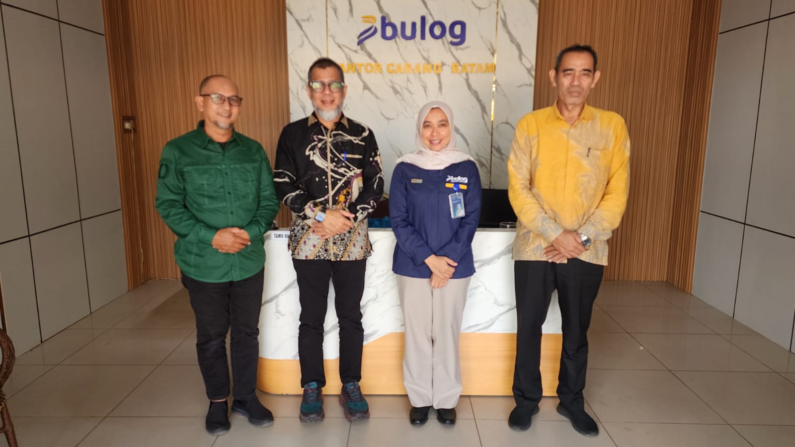 DKP2KH Kepri Monev Penyaluran Bantuan Pangan dan Koordinasi ke Perum Bulog Cabang Batam